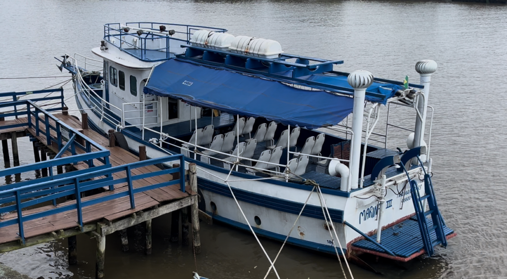 Passeio de Barco pelo Rio Mampituba
